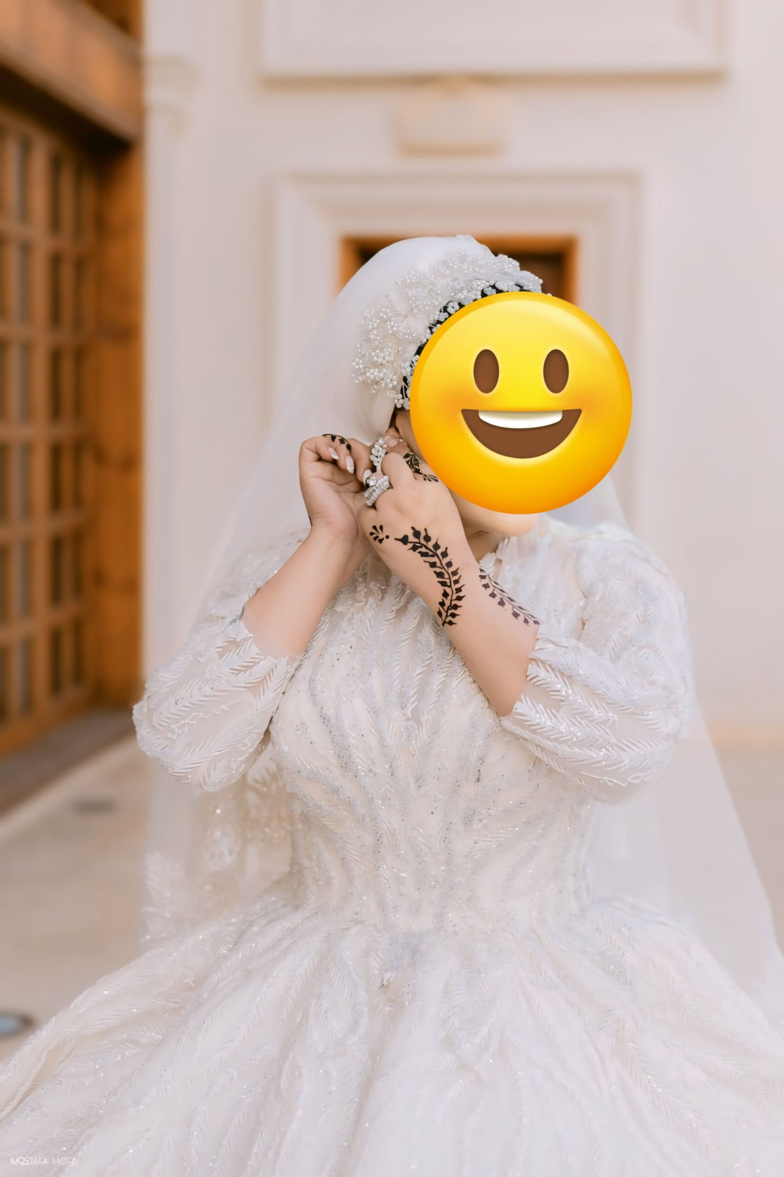 دنيا كاذبة